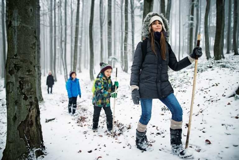 5 reasons why RIGHT NOW is the *perfect* time for a hike!